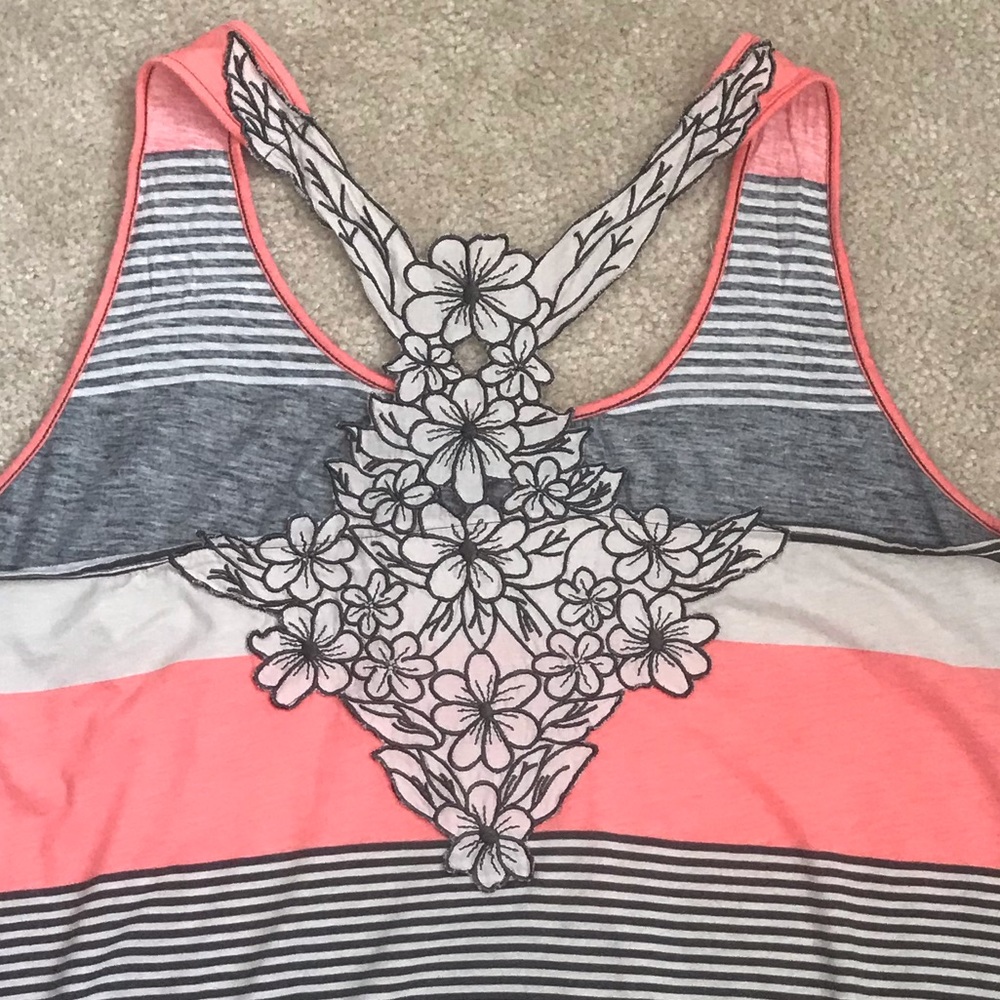 ELLE Flower Racerback Top - Picture 3 of 3